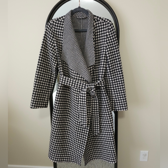 *SOLD* NWT* LINE the Label - Adelaide coat in Houndstooth - Size S - Picture 1 of 5